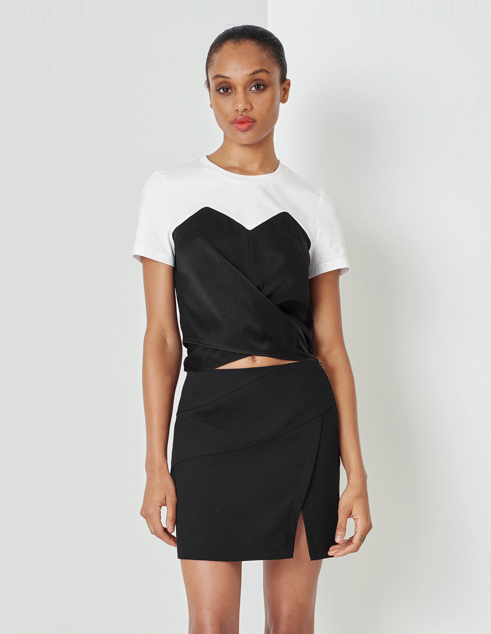 MARYLING Black And White Contrast Crossover Detail Panel Crewneck T-Shirt Top